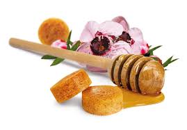 Pek muka ini juga diperkaya dengan kebaikan madu, susu dan tentu saja, tulsi. Tips Khasiat Madu Untuk Kecantikan Keindahan Kulit Madu Queen Bee