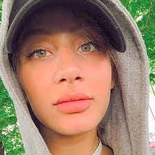 Domani press news è un magazine ideato per promuovere l'arte e la cultura declinata in tutte le sue forme. Chadia Rodriguez Bio Family Trivia Famous Birthdays