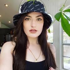 Grace Rafferty (@grace.e.rafferty) • Instagram photos and videos