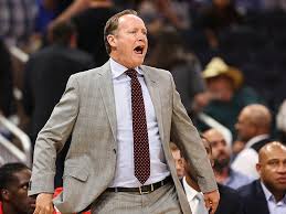Atlanta hawks head coach lloyd pierce and forward john collins talk in a game on saturday, feb. Nba Atlanta Hawks Und Head Coach Mike Budenholzer Gehen Getrennte Wege Kicker