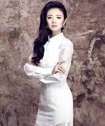 黄秋生（英语： anthony perry ；1961年9月2日 － ） ，香港 男演员。 1980至1990年代期间开始活跃影坛，先后于1993年凭《八仙饭店之人肉叉烧包》、1998年凭《野兽刑警》和2018年凭《沦落人》三度获得香港电影金像奖最佳男主角奖，并以《想飞》、《无间道》与《头文字d》三度获得台湾 金马奖最佳男配角. å®‰ä»¥è½©ç»çºªäºº å…¬å¸ å®‰ä»¥è½©ä»£è¨€è´¹å¤šå°'é'± å®‰ä»¥è½©è‚–åƒä»£è¨€æŠ¥ä»·å'¨è¯¢