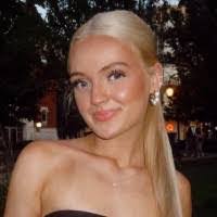 Alison Morrell's Instagram, Twitter & Facebook