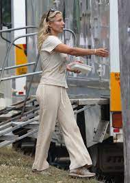 Elsa pataky and chris hemsworth are living their best life in australia. Elsa Pataky On The Set Of Carmen In Sydney 01 20 2021 Hawtcelebs