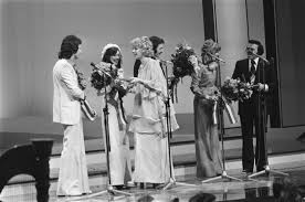This is overzicht, winnaars songfestival by roel schaap on vimeo, the home for high quality videos and the people who love them. File Eurovisie Songfestival 76 Den Haag Winnaars Brotherhood Of Man Krijgen Van Get Bestanddeelnr 928 5008 Jpg Wikipedia