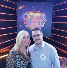 Beata i Piotr Wójcik, małżeństwo z Żyrardowa, zdobywa serca widzów TVP2,  uczestnicząc w legendarnym programie "Czar Par", emitowanym na kanale w  piątki, o godzinie 20:40. Jesteście ciekawi, jak para czaruje widzów  programu?