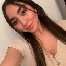 Who can do a couples sunrise photoshoot in Mid/South Beach, Florida?