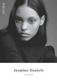 Lindsey Nation's Instagram, Twitter & Facebook