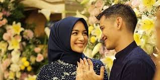 Jun 20, 2021 · salah satu yang disorot dari fast 9 adalah kembalinya tokoh han (diperankan sung kang). Gelar Lamaran Mewah Rezky Aditya Dan Citra Kirana Resmi Bertunangan Kapanlagi Com