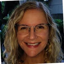 Jennifer Leiva's Instagram, Twitter & Facebook