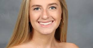 Isabelle Dodson's Instagram, Twitter & Facebook