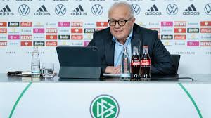 Das schreiben soll keller auch an die mitarbeiter im dfb geschickt haben. Ba9dozwqncp5bm