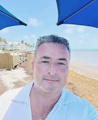 Scam alert in single women uk group