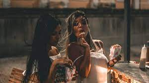 3) the police officer (wear) _ a badge and a gun to work every 2 study the frequency table and answer thequestions.1 what is the class's favourite holiday?2 which two types of holiday are not popular?3. The 30 Best Lesbian Movies You Should Have Already Seen By Now