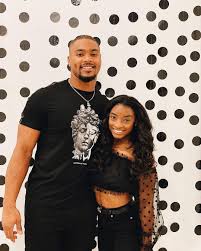 Simone biles is an american artistic gymnast. Simone Biles Boyfriend Jonathan Owens Search For A Good Cause