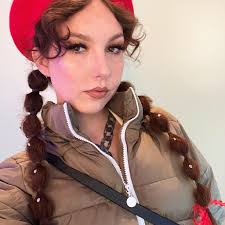 Is there anyone who has an extra mum cushion diy? Or someone who would be  willing to make me a butt load for some bells? 🥺 I started a cottage core  island