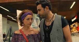 Petra hřebíčková, jedna z předních hereckých tváří pražského švandova divadla, hrála až do roku 2009 v brněnském. The Film Too Much Personally About Three Irresistible Men Three Beautiful Women And Three Love Stories In Our Cinemas