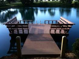 Floating docks for ponds, available in three sizes: An Idea Lake House Pond Docks Ideas Pond Dock