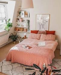 Whether you want inspiration for planning a bedroom renovation or are building a designer bedroom from scratch, houzz has 1,102,153 images from the best designers, decorators, and architects in the country, including. á´˜ÉªÉ´á´›á´‡Ê€á´‡sá´› DÊ€3á´€á´dá´11 Bedroom Red Apartment Room Aesthetic Bedroom