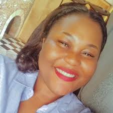 Saoirse Ronan(今私はスペルができるようになったが、まだ発音できない人)は公式に市場から外れた。 彼女は7月に結婚した。  彼女が長年にわたって演じたすべての素晴らしいキャラクターについて考えています。 あなたのお気に入りのシアーシャ・ローナンの役は? 有名人の ...