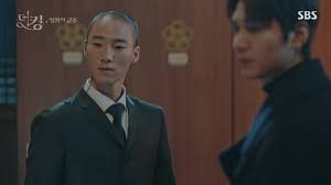 Menceritakan kisah cinta diam diam antara istri boss dan bawahan suaminya. The King Eternal Monarch Episode 9 Dramabeans Korean Drama Recaps