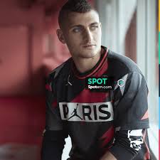Marco verratti et neymar jonglent avec leur poitrine à l'entraînement du psg. The Nike Jordan X Psg Worn By Marco Verratti On His Account Instagram Marco Verratti92 Spotern