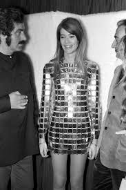 Paco rabanne s'empressera durant les sixties de lui confectionner quelques tenues. Paco Rabanne C Pleasurephoto