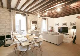 Ses pieds en bois massif naturel accueillent une assise garnie de 2 cm de mousse polyuréthane et. Salles A Manger Ouvertes Et Deco 10 Photos Cote Maison