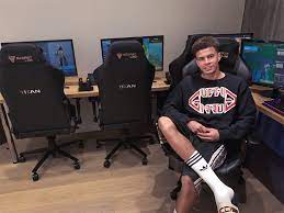 You've already flagged this freddy ramírez 4 reviews. Secretlab Partners With English Professional Soccer Player Dele Alli The Esports Observer