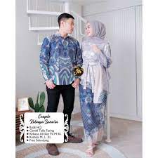 Model kebaya modern berselendang kombinasi warna abu pink hitam. Harga Kebaya Biru Terbaik Batik Pakaian Wanita Agustus 2021 Shopee Indonesia