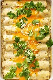 This Sour Cream Chicken Enchiladas Recipe Will Have Everyone Begging For More Made In 2020 Sour Cream Chicken Sour Cream Chicken Enchilada Recipe Homemade White Sauce