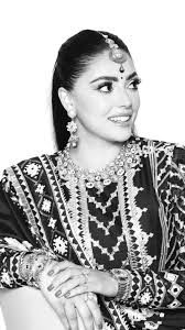 Tannu 🤍✨ #eventstudio #blackandwhitephotoshoot #fyp #chicphotography  #theportraitstory #blackandwhitestudio #eventphotographer #weddingstudio  #weddingphotography #familyportraits #portraitstudio