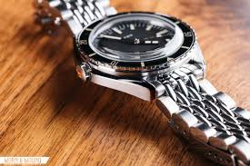 The world over and across generations of divers and adventurers. Review Doxa Sub 200 Worn Wound