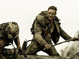 Az évforduló alkalmából george miller elárulta, hogy miért akar charlize theronnál fiatalabb színésznőt furiosának az előzményfilmbe, és a cyberpunk 2077 alkotói is tisztelegtek a harag útja előtt egy olyan járgánnyal, amelyet talán még max is. Mad Max A Harag Utja Kepek