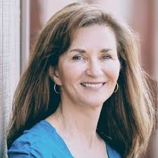 Sandra Damiani's Instagram, Twitter & Facebook