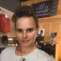 Melinda Oster's Instagram, Twitter & Facebook