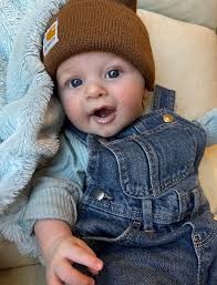 Baby lights up after hearing Harry Styles song