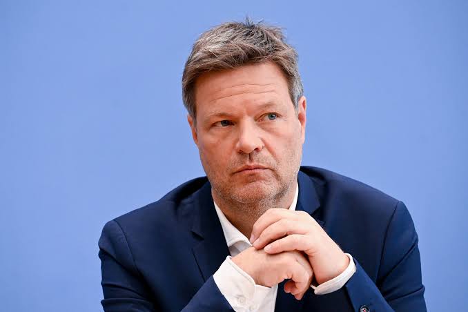 Germany's Habeck: 'We have to try the unrealistic' to break free from  Russian gas | Euractiv