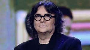 Renato fiacchini was born in rome in the via di ripetta, next to the via del corso. Zero Il Folle Nel Nuovo Album Di Renato Zero La Condanna All Aborto Voce Controcorrente