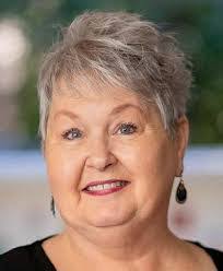 Nancy Elledge's Instagram, Twitter & Facebook