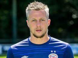 In the game fifa 20 his overall rating is 71. Pasveer Weggelopen Bij Psv Psv Ed Nl