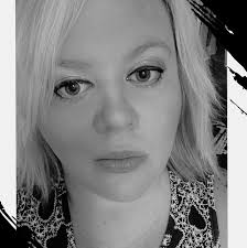 I think My goldfish is sad . He is all alone in a 4ft tank now . It's been  4 weeks since my other one died . This one is 12 years