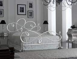 Scegli il tuo letto matrimoniale o singolo in ferro battuto, metallo, ottone, anche imbottito. Outlet Letti In Ferro Battuto Sconti Fino Al 70
