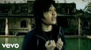 Dm a f gm tak perlu ucapkan sepatah kata kerana lantang terbaca dari muka. Chord Gitar Dan Lirik Lagu Saat Kau Pergi Yang Dipopulerkan Vagetoz Sonora Id