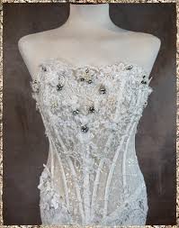 Nachdem sie sich für ihr hochzeitskleid entschieden haben brautkleider spitze, müssen sie in der richtigen kleid aufbewahrungsbox für sie zu investieren oder sonst können sie ihre investition zu. Brautkleid Von Farage Paris Gr 38 Die Gewandschneider Von Avalon Schneiderei Fur Gewandungen Kleider Und Zubehor Aus Dem Mittelalter