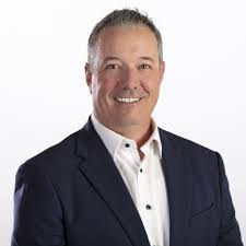 Cesar Sterling's Instagram, Twitter & Facebook