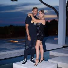 Leon goretzka doesn't have a girlfriend right now. Oxlade Chamberlain Makes Pop Star Girlfriend Perrie Edwards Film Him Playing Golf In The Rain Football Frenzied