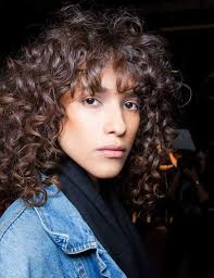 Epingle Sur Facons De Se Coiffer