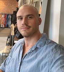 Cedric Earl's Instagram, Twitter & Facebook