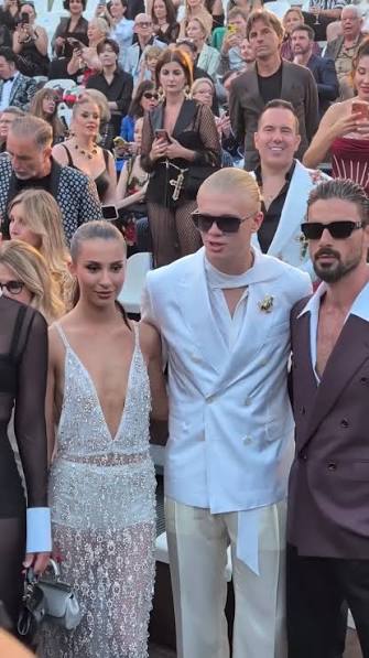No hay nada más romántico que una velada en Sicilia. Tras regresar a casa después de la Copa del Mundo, el futbolista @Erling Haaland y su novia @Isabellaa Haugseng Johansen acudieron en Taormina al ...