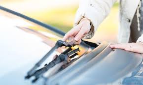 Senang, tepat dan amat berkesan! Ketahui Manfaat Wiper Kereta Diangkat Ketika Parkir Motoqar